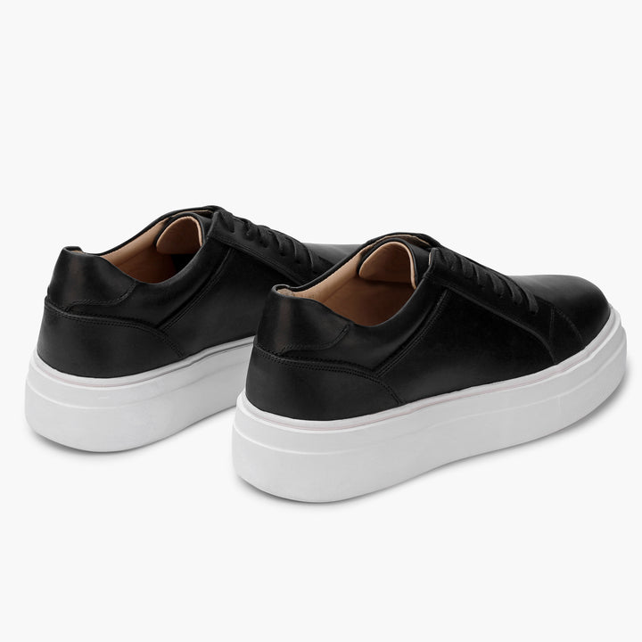 Premier Low Top 407 Plain black sneaker x white sole