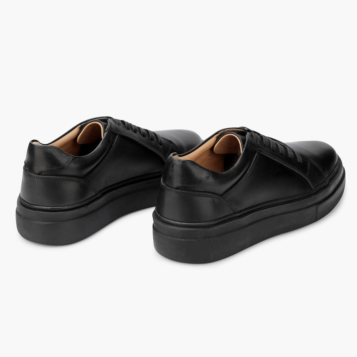 Premier Low Top 407 Plain black sneaker