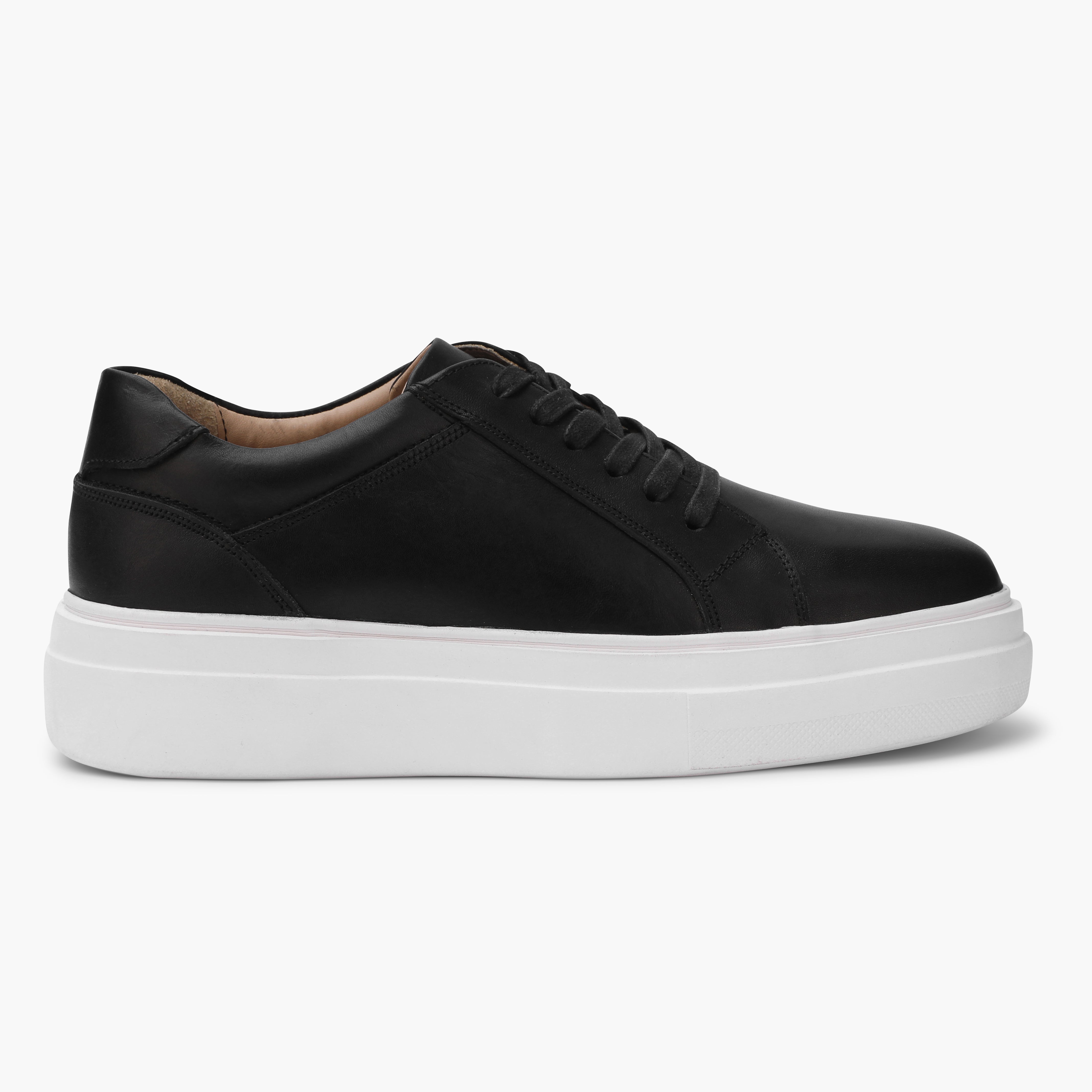 Premier Low Top 407 Plain black sneaker x white sole